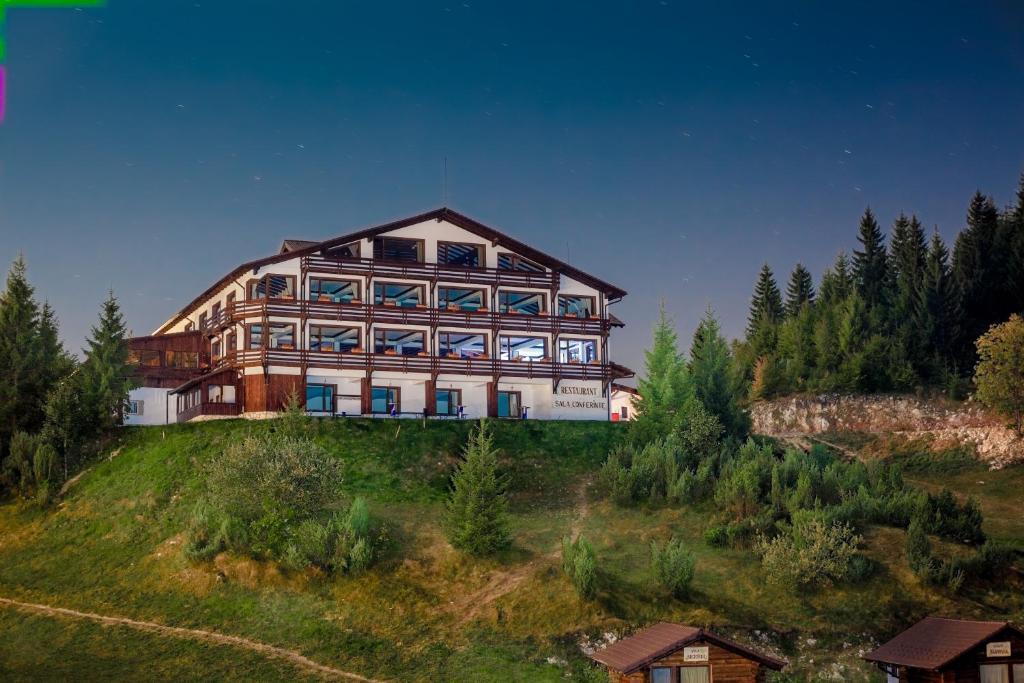 Cheile Gradistei Fundata Resort Εξωτερικό φωτογραφία