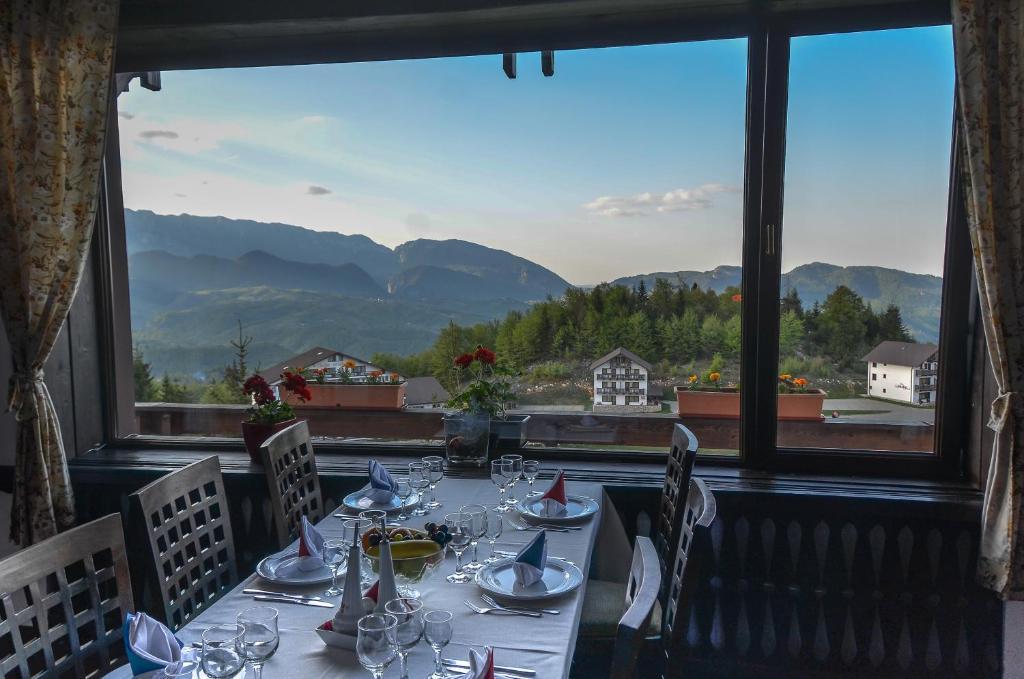 Cheile Gradistei Fundata Resort Εξωτερικό φωτογραφία