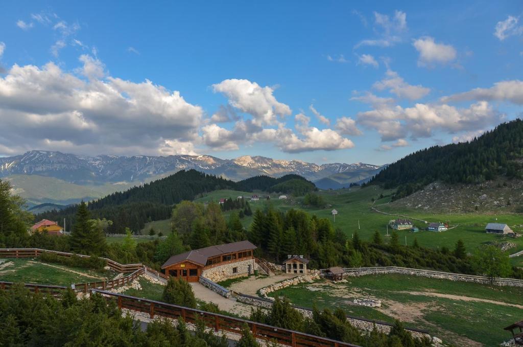 Cheile Gradistei Fundata Resort Εξωτερικό φωτογραφία